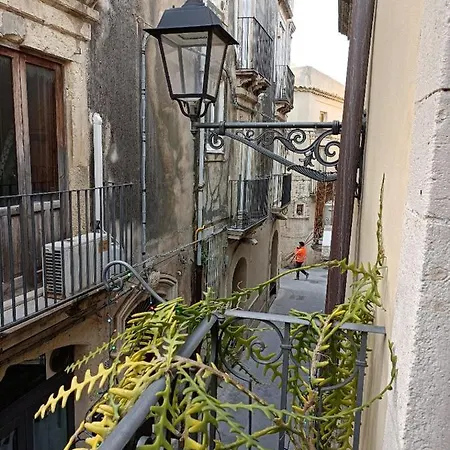 Arthaus-ortigia- 120 Met * Syracuse