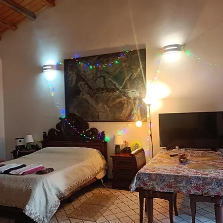 Arthaus-ortigia- 120 Met Apartmán *