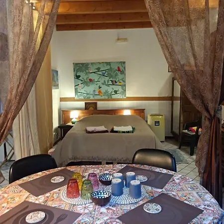 Arthaus-ortigia- 120 Met Apartmán *